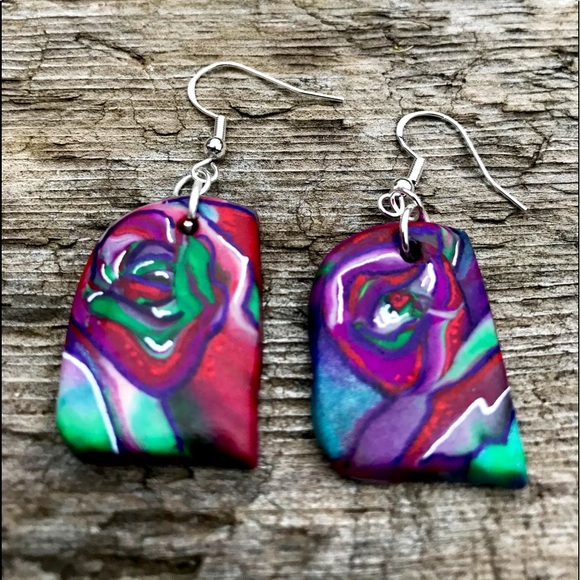 Purple Roses- Hand painted earrings - Picture 3 of 8